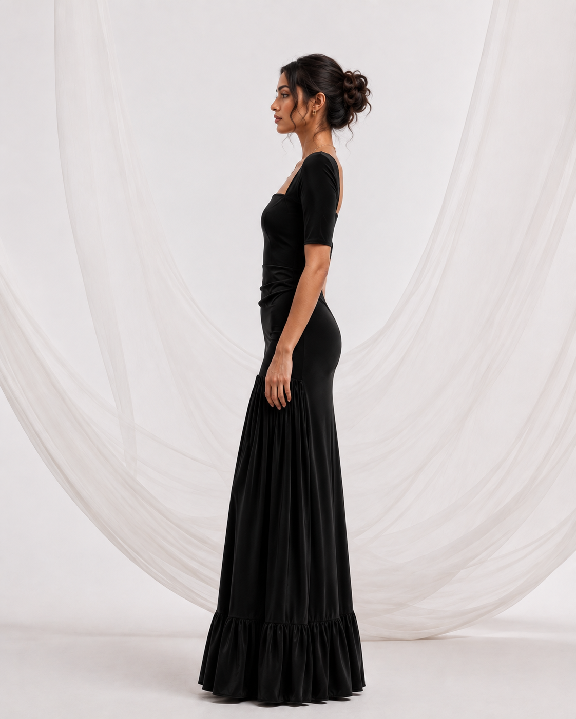 Black Square Neckline Gown I Noir I vnelle