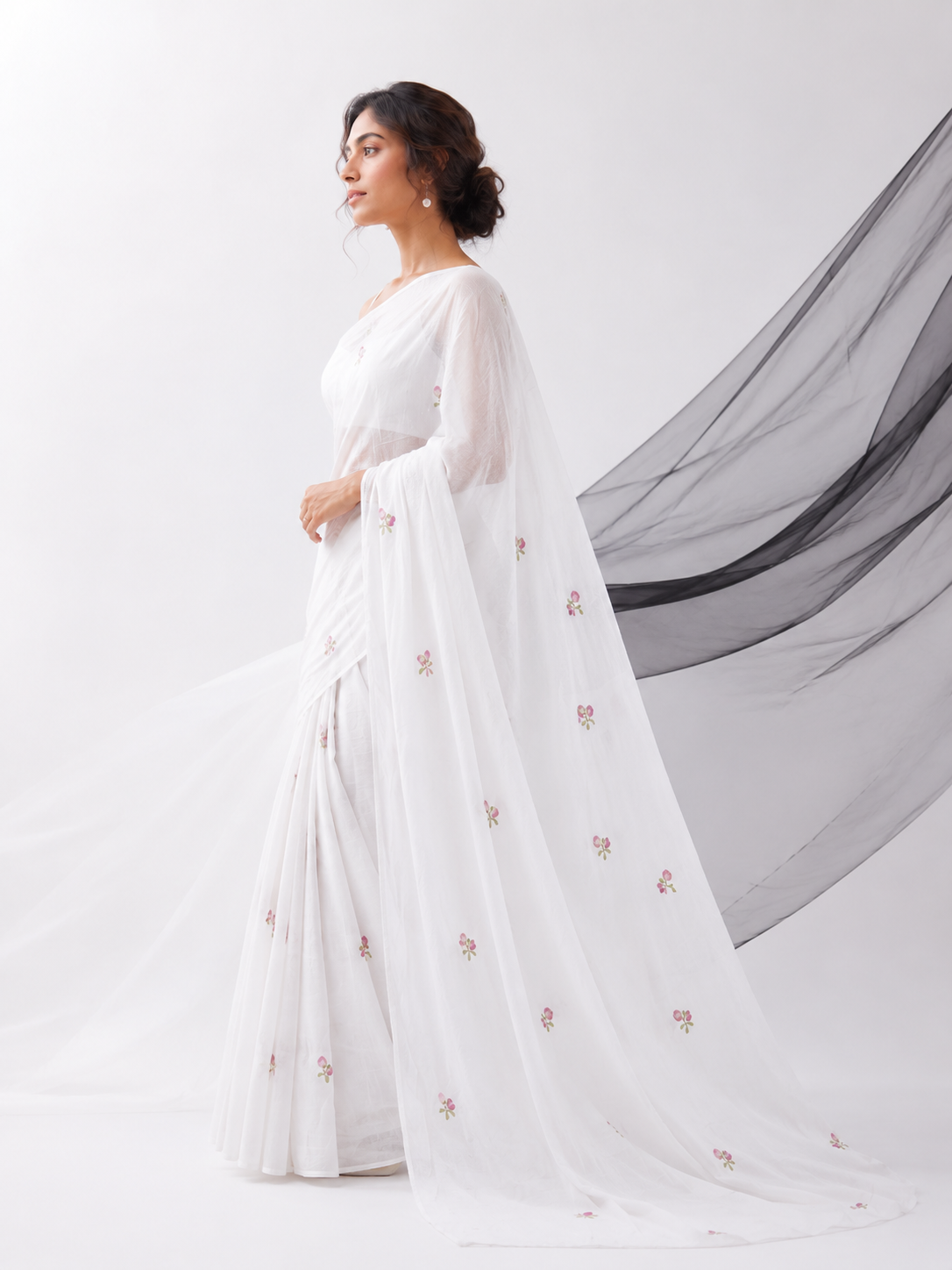 Elegant White Floral Printed MUL COTTON Saree with Soft Pink Motifs