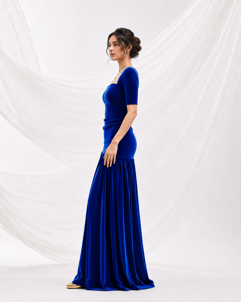 Black Square Neckline Gown I Noir I vnelle