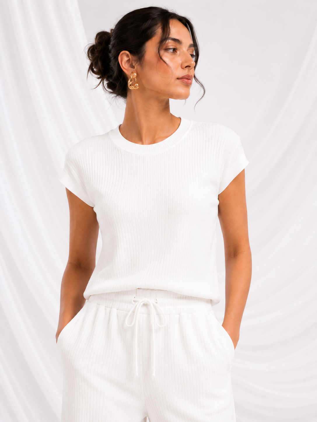 Women Solid White Ribbed T-Shirt & Wide-Leg Pants